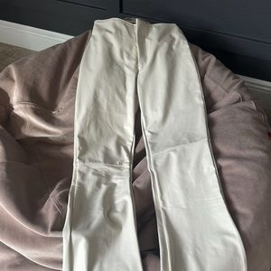 Forever 21 female size small color cream